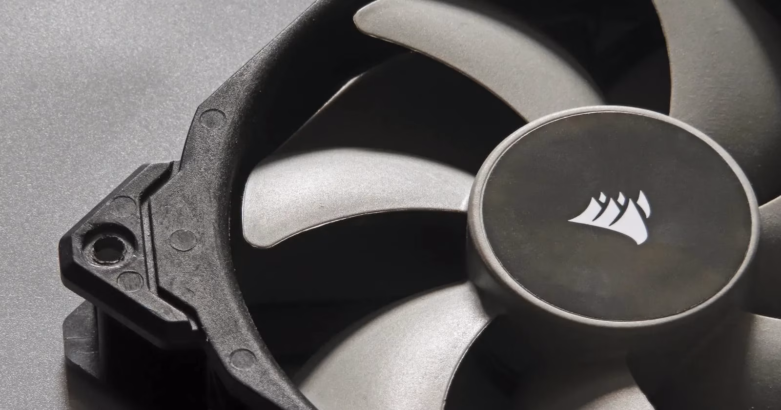 magnetic-levitation-case-fans-how-they-work-and-are-they-worth-it-image-0